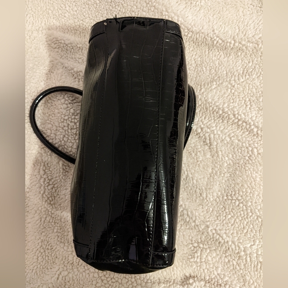 Guess crocodile embossed PVC Vinyl black tote w/shoulder straps clean interior - Picture 16 of 16